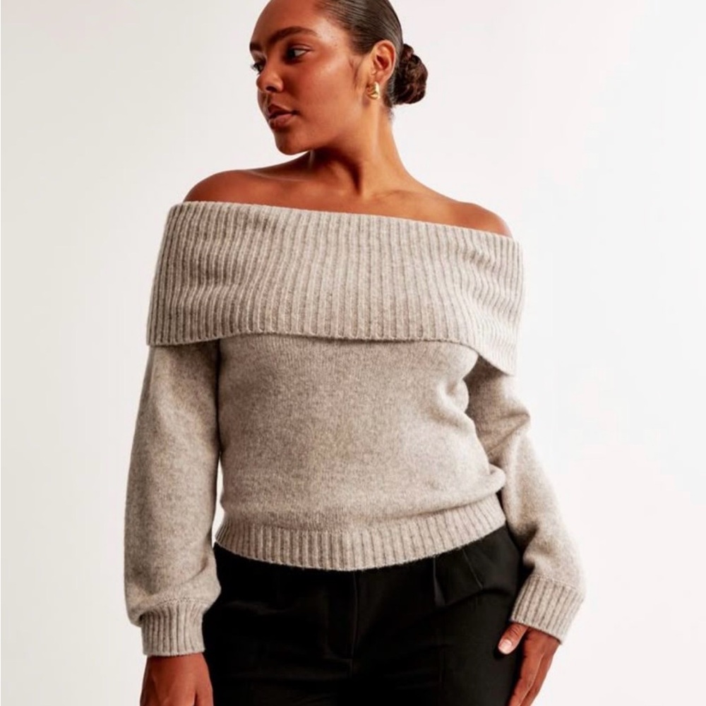 Abercrombie & Fitch Off-Shoulder Cream Sweater